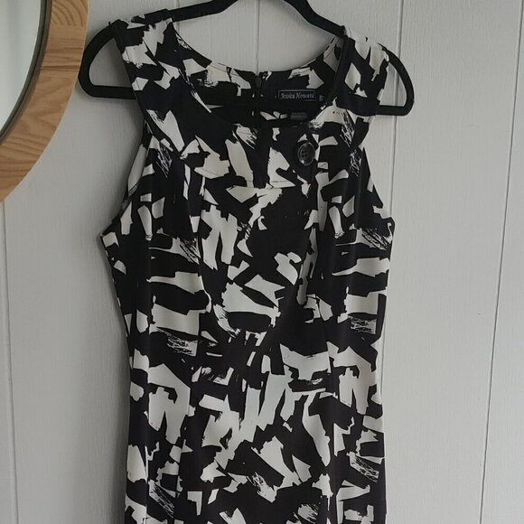 Dress in Black & White, Round Halter Neck with a Large Button at neckline. SZ 10 - Picture 2 of 4